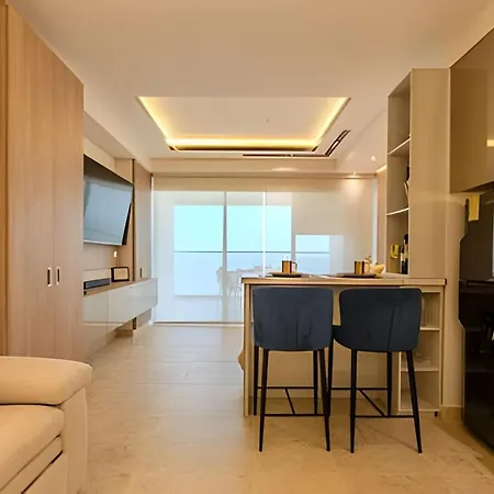 Nueva, Lujosa Y Exclusiva Vista Al Mar Apartamento